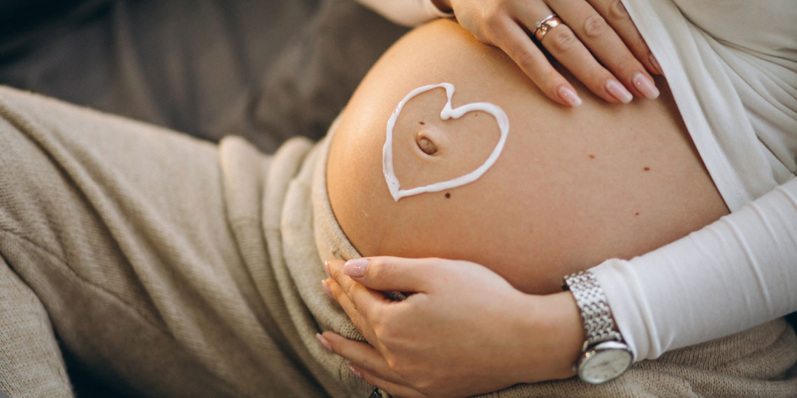 nosečnost in kozmetika: zaščiti svojega otroke pred škodljivi sestavinami v kozmetiki