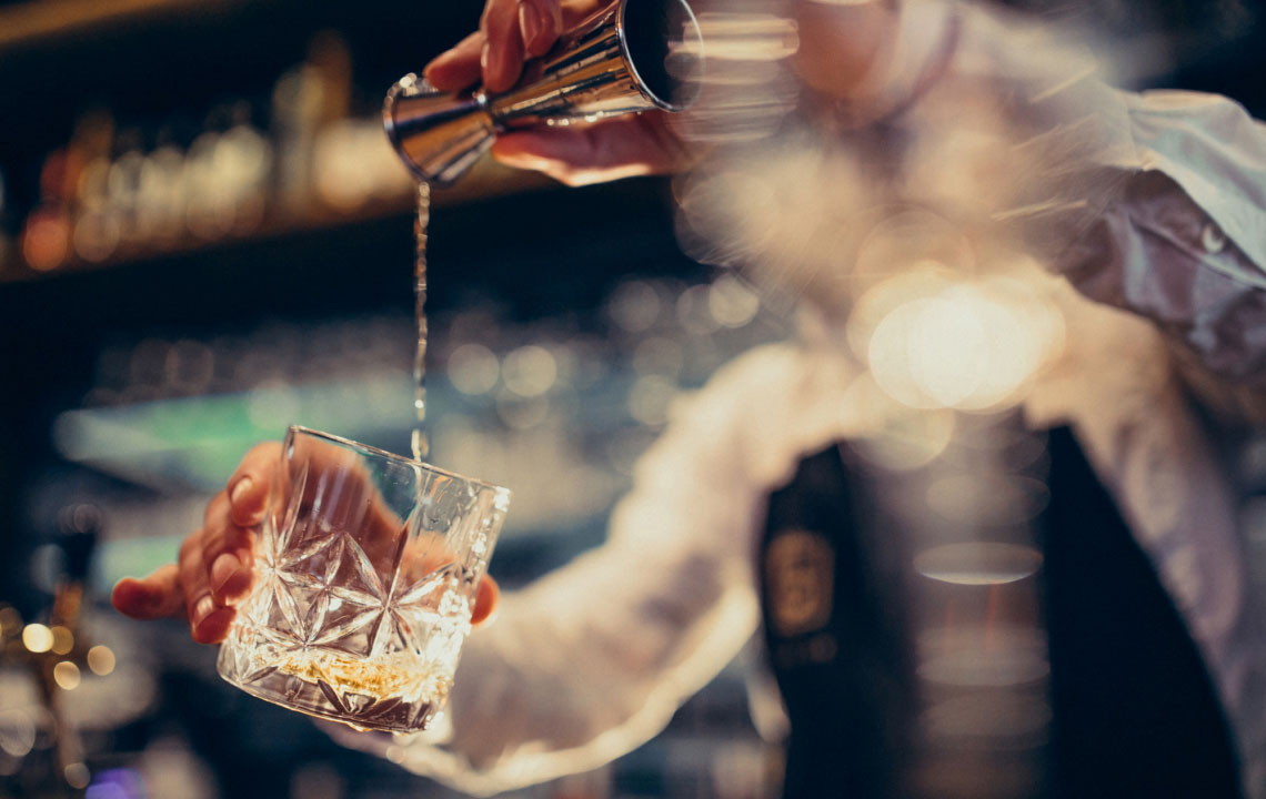 vpliv različnih pijač na zdravje kože - mešane pijače, rdeče vino, belo vino, pivo, gin, vodka, tekila